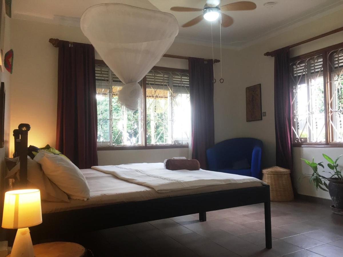 Carpe Diem Guesthouse Entebbe Kültér fotó