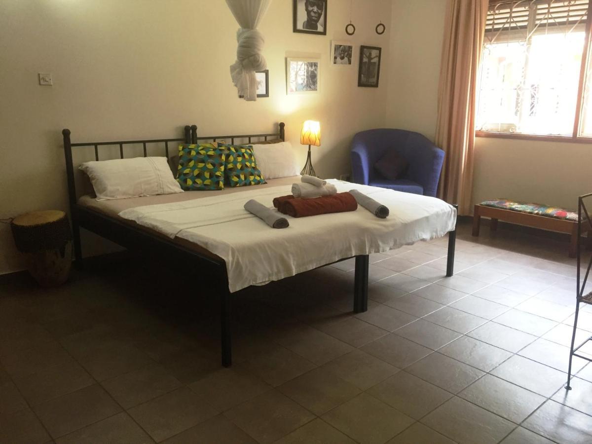 Carpe Diem Guesthouse Entebbe Kültér fotó