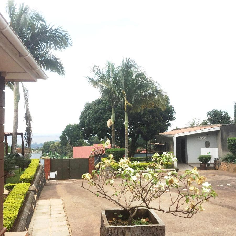 Carpe Diem Guesthouse Entebbe Kültér fotó