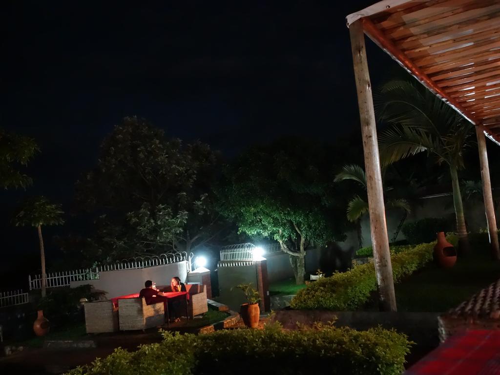 Carpe Diem Guesthouse Entebbe Kültér fotó